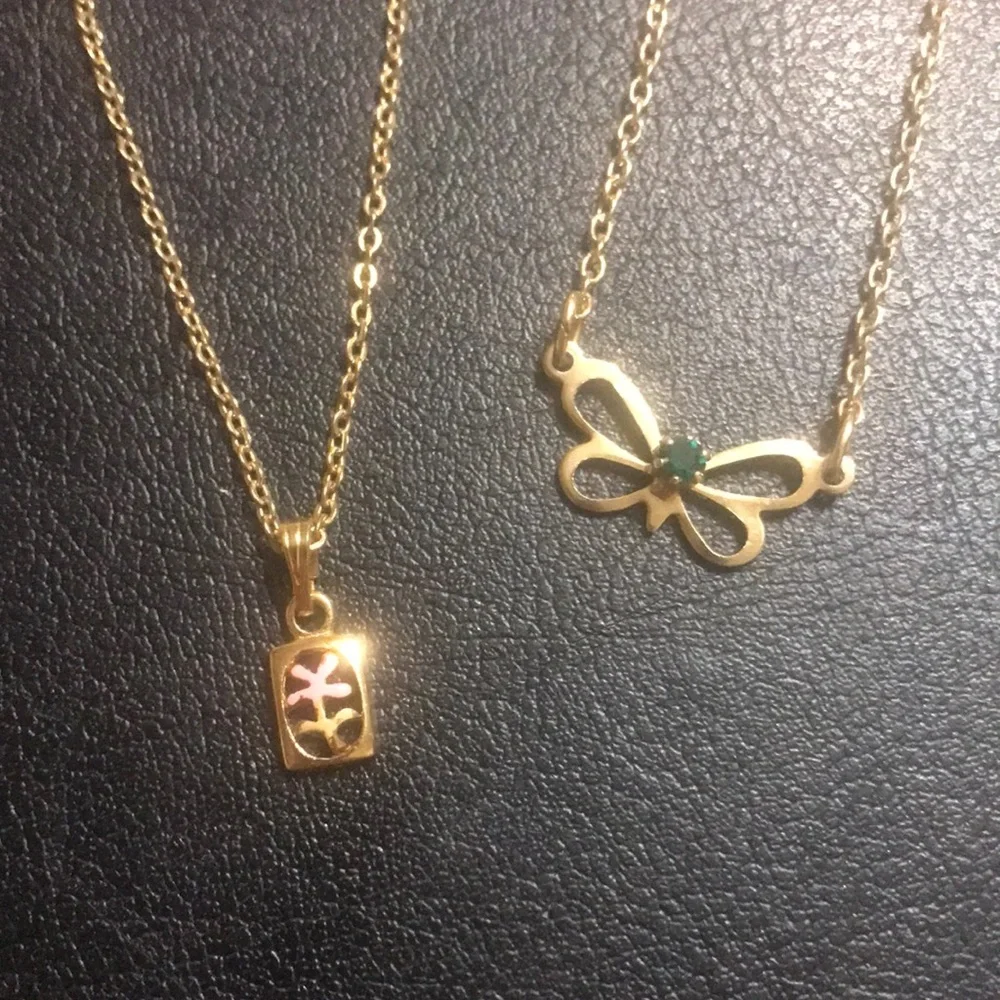 2 mixed necklaces flower ๐ธ and butterfly ๐ฆ - Picture 1 of 8